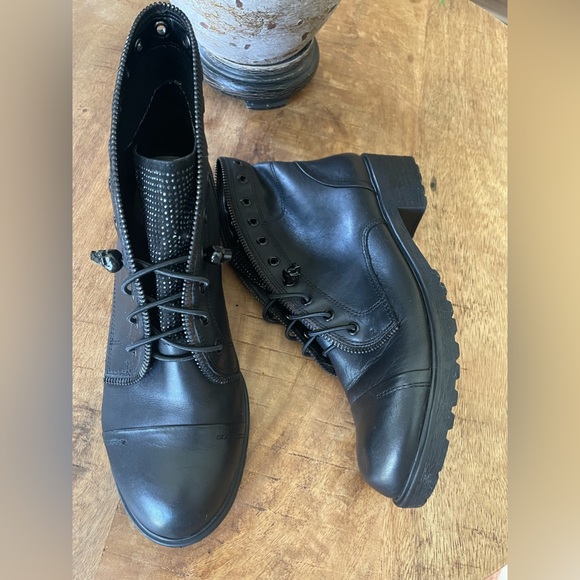 Gianni Bini Shoes - NWOT Gianni Bini boots